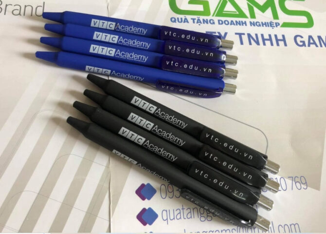 Bút bi quà tặng in logo vtc