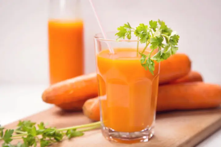 Nước ép cà rốt cần tây