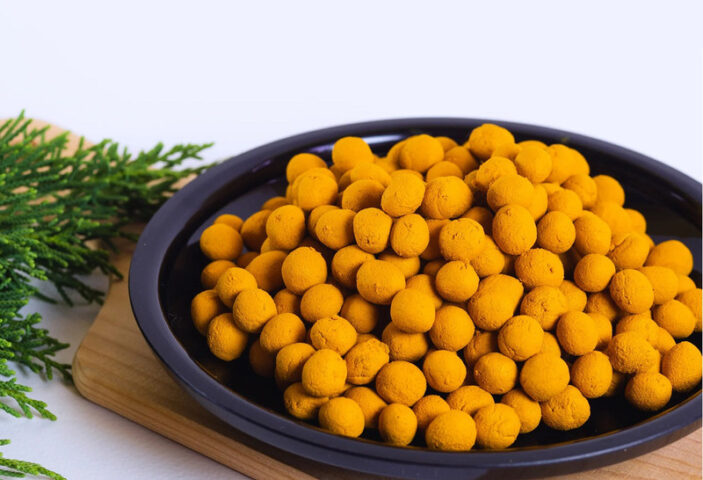 Các bước đơn giản làm viên tinh bột nghệ mật ong tại nhà