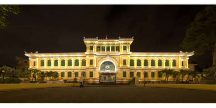12. Nhà thờ Đức Bà – Bưu điện thành phố