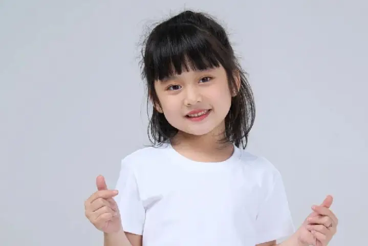 Kiểu tóc ngang vai cho bé gái 10 tuổi