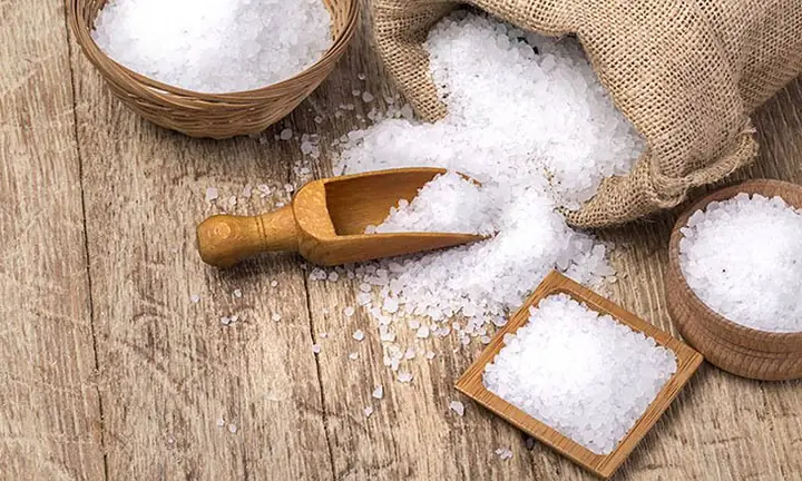 2Tác dụng của nước muối khi dùng rửa mặt
