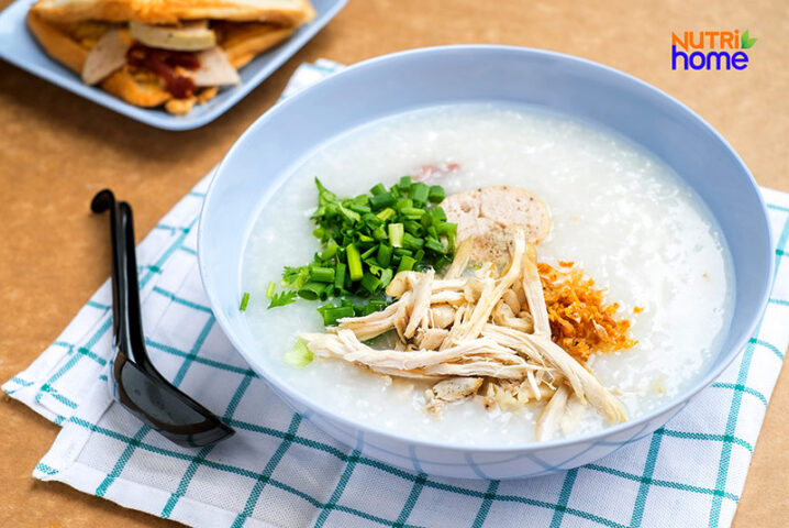Cháo thịt gà nấm hương ngon miệng cho thực đơn ăn dặm bé 8 tháng tăng cân