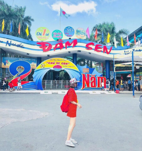 Công viên nước Đầm Sen sôi động