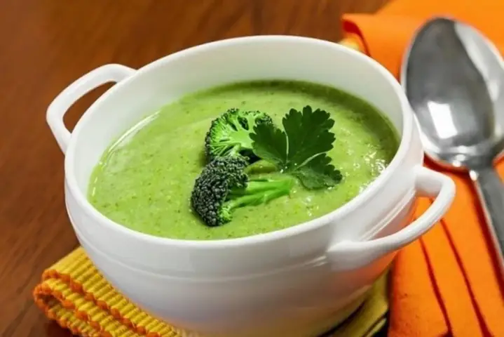 Lợi ích dinh dưỡng của cháo cua đồng với bé ăn dặm