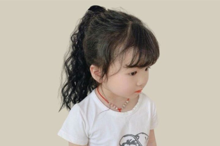 Kiểu tóc xoăn đẹp cho bé gái sóng nước