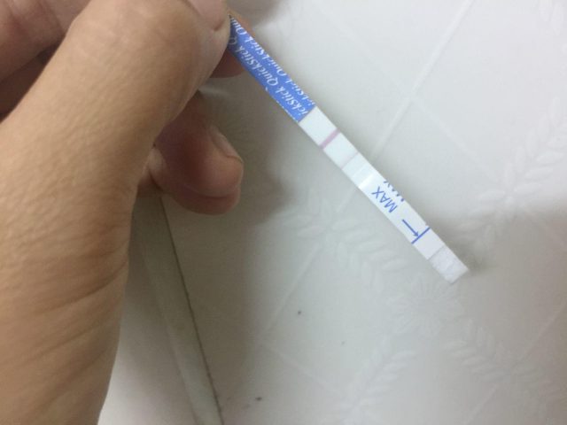 Hình Que Thử Thai Có Bầu: Dấu Hiệu, Độ Chính Xác & Cách Đọc Chuẩn