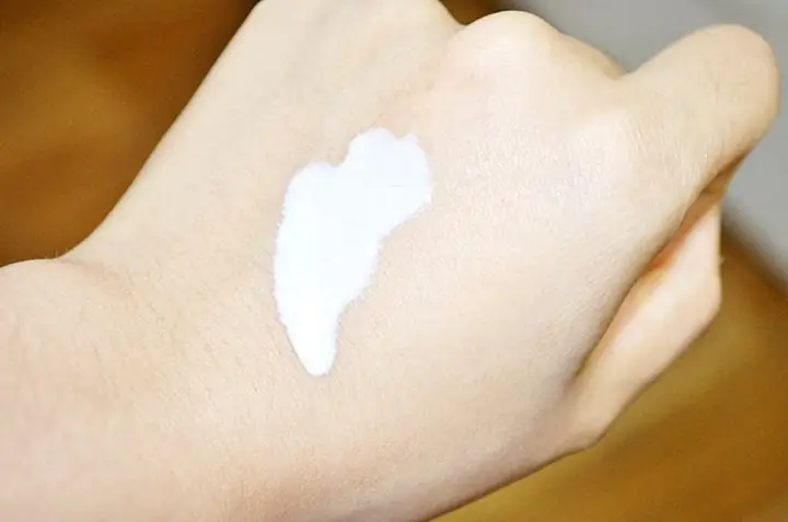 Kem Chống Nắng Dạng Sữa Dịu Nhẹ, Nâng Tông Da Missha All-Around Safe Block Soft Finish Sun Milk SPF50+ PA+++ 70ml