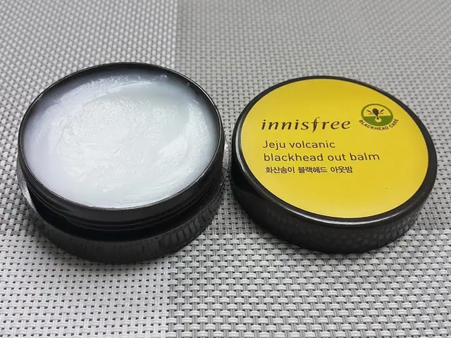 Thông tin chung về sản phẩm Đánh Giá Kem Trị Mụn Đầu Đen Innisfree: Có Nên Mua Hay Không?