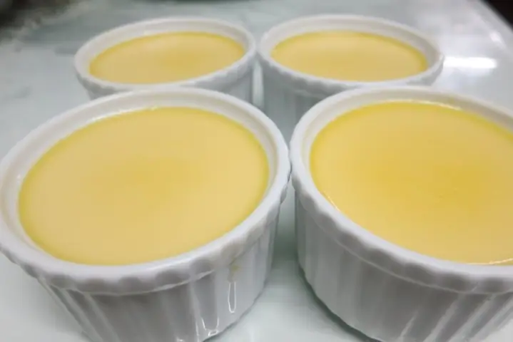 2.5. Trứng hấp với sữa công thức cho bé