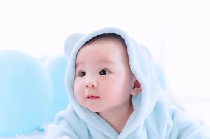 Sự phát triển của trẻ 2 tháng tuổi và sự phù hợp với phương pháp Easy