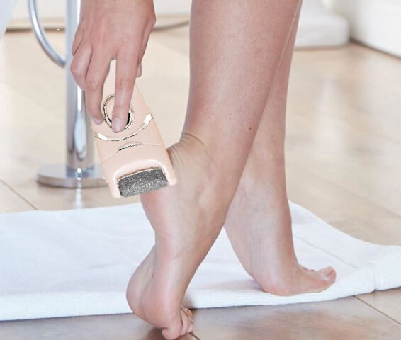 Máy mài gót chân tẩy da chết Rio Beauty PEDI2 sở hữu đầu lăn đá giúp người dùng đánh bay các vết chai sạn nhanh chóng, hiệu quả