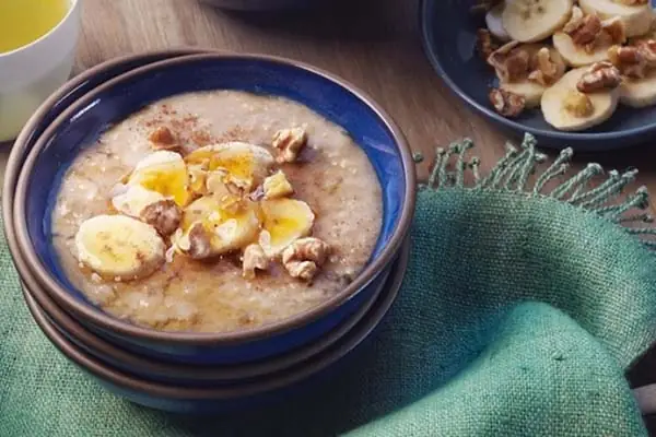 Cách nấu cháo hạt óc chó cho bé kết hợp rau củ dinh dưỡng