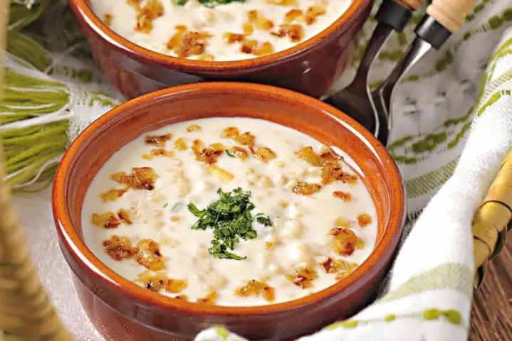 Cháo quả óc chó cho bé ăn dặm với cá hồi và gạo lứt