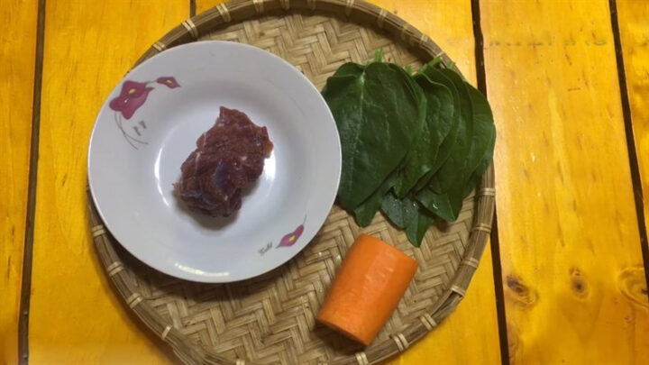 Nguyên liệu cháo thịt bò rau mồng tơi cà rốt