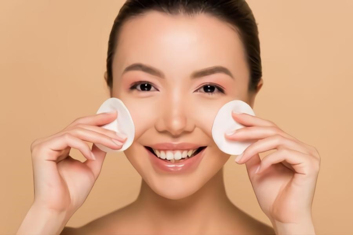 Nước tẩy trang Bioderma cho bà bầu giúp làm sạch sâu bụi bẩn