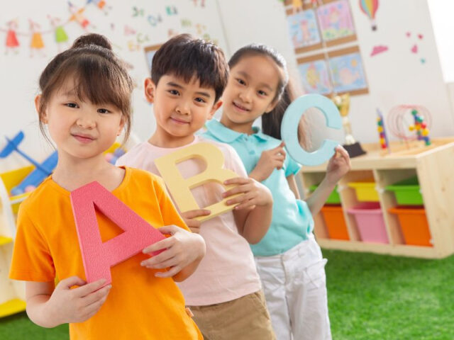 Sữa bột tốt nhất cho trẻ 1 tuổi: Lựa chọn dinh dưỡng toàn diện