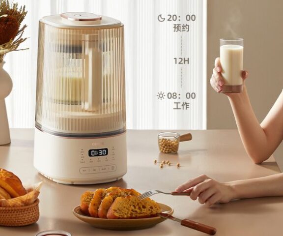 Thưởng thức sữa hạt sen tự làm bằng máy