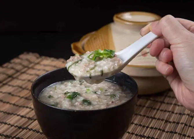 1. Cháo thịt bò, cải thảo