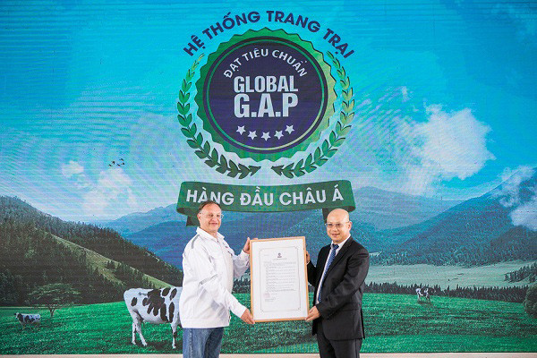 Trang trại bò sữa Organic tiêu chuẩn Châu Âu của Vinamilk