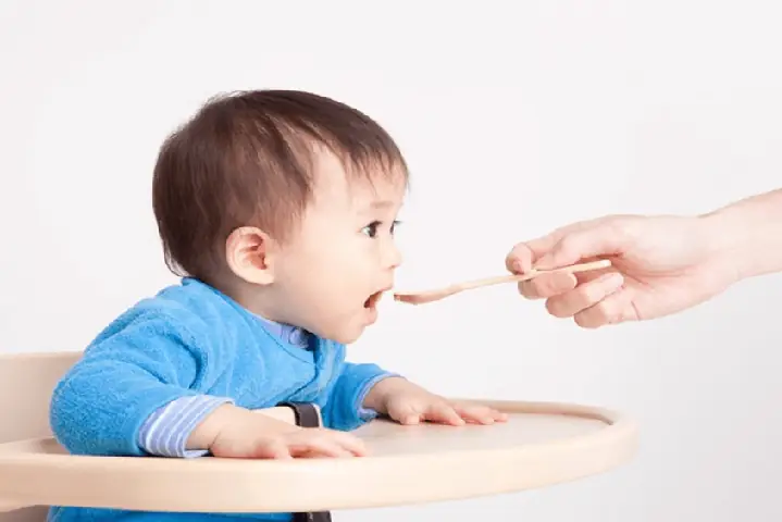 Xây dựng chế độ ăn uống lành mạnh cho bé
