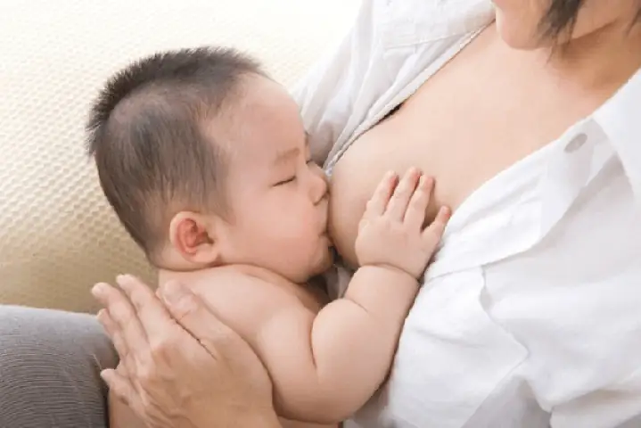 1Thông thường trẻ sơ sinh sẽ đi ngoài mấy lần?