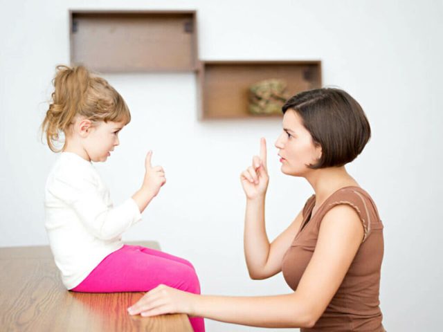 Trẻ Mấy Tháng Biết Bắt Chước? Mốc Phát Triển Chi Tiết