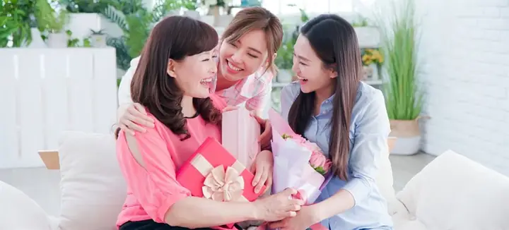 1Vì sao nên tặng quà cho mẹ vào ngày 8/3?