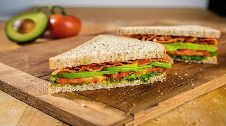 Một số lưu ý khi ăn bánh mì Sandwich.