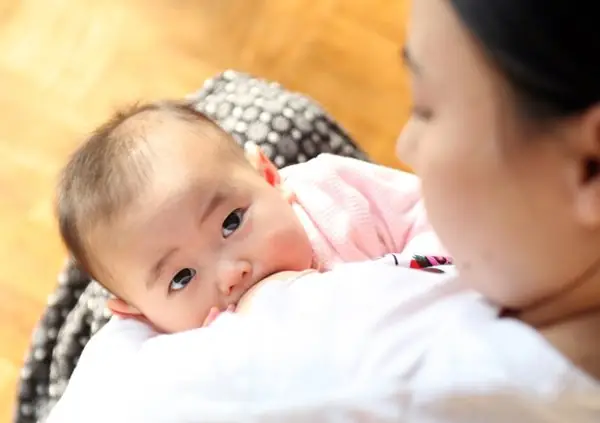 Để con ngủ ngoan như thiên thần, không quấy khóc khi cai sữa đêm, cha mẹ cần lưu ý những điểm quan trọng dưới đây.