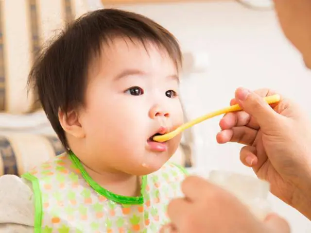 Để con ngủ ngoan như thiên thần, không quấy khóc khi cai sữa đêm, cha mẹ cần lưu ý những điểm quan trọng dưới đây.