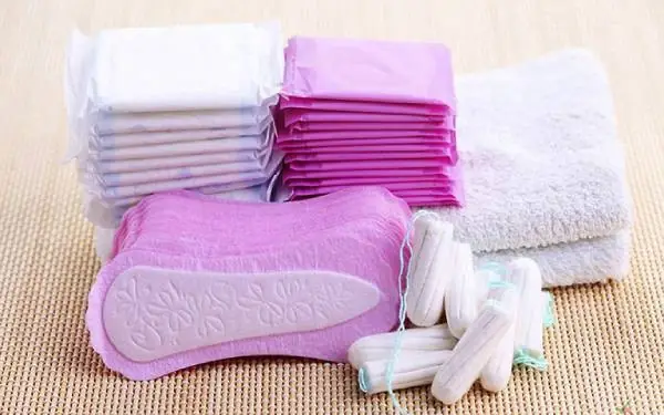Nữ giới độ tuổi nào cần cảnh giác hội chứng sốc nhiễm độc liên quan đến băng vệ sinh?