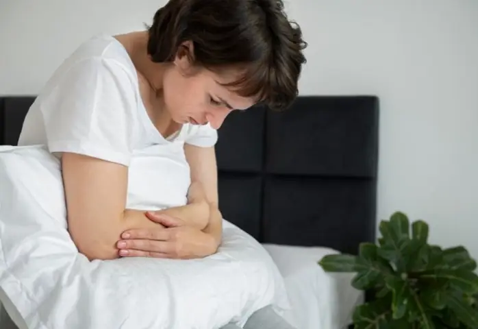 1.1. Đau bụng lâm râm có thể là dấu hiệu chị em đã mang thai