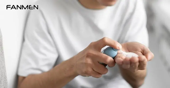 Bước 2: Làm sạch da trước khi đắp mặt nạ