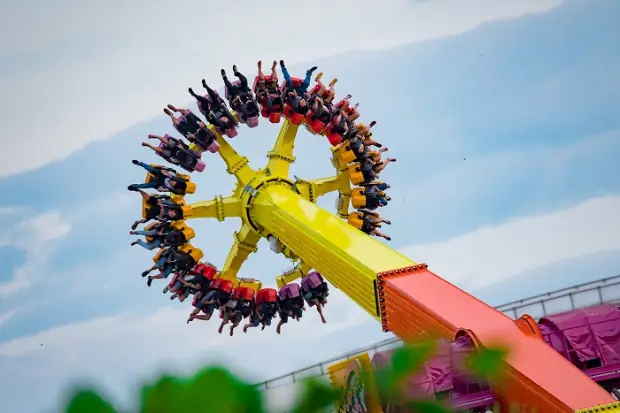 2. Khu vui chơi trong nhà Fantasy Park