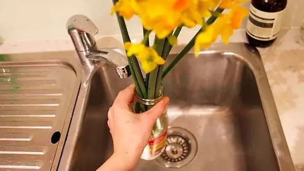 Làm hoa để bàn thờ nở theo ý muốn