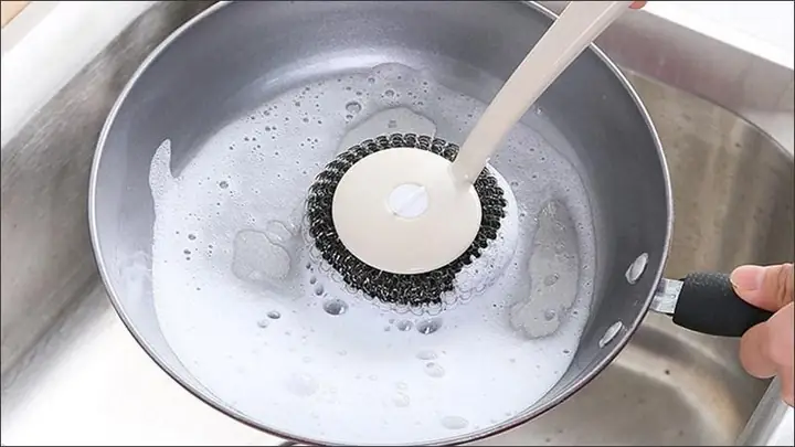 2Dùng nước rửa chén 2Dùng nước rửa chén