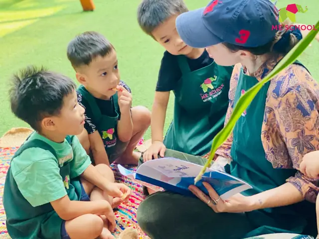 3. Dạy học qua sách và môi trường xung quanh