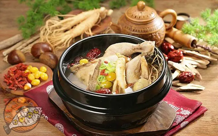 Bước 2: Chuẩn bị gà và nhồi nguyên liệu