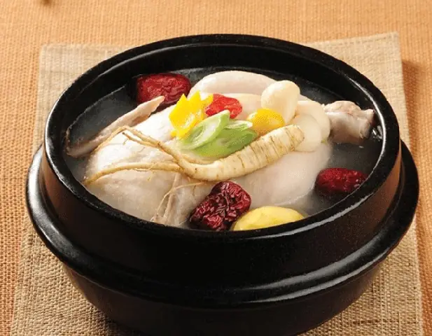 Tác dụng của gà hầm sâm