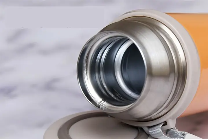 Bình giữ nhiệtkhi mới mua về thương có mùi hôi khó chịu của inox, nhựa hay chất bảo quản bên trong... Cùng Điện máy XANH khử bay mùi hôi cho bình giữ nhiệt với vài mẹo nhỏ dưới đây nhé!