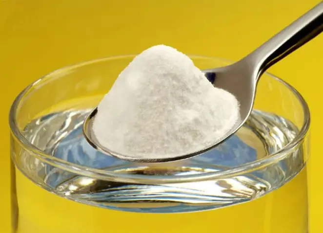 1Dùng hỗn hợp baking soda + nước