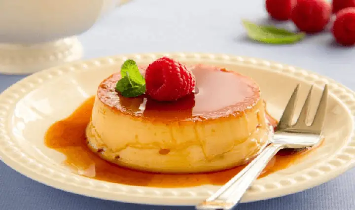 Bánh flan bằng trứng gà và sữa mẹ