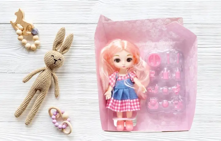 1Vì sao tóc búp bê thường bị rối