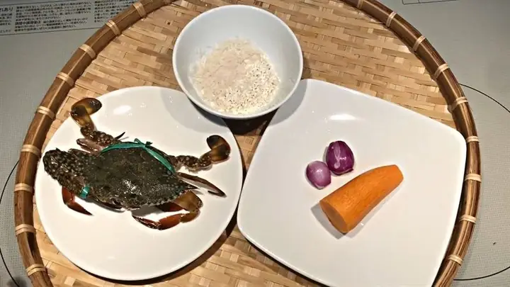 Cháo cua biển với cà rốt Cháo cua biển với cà rốt