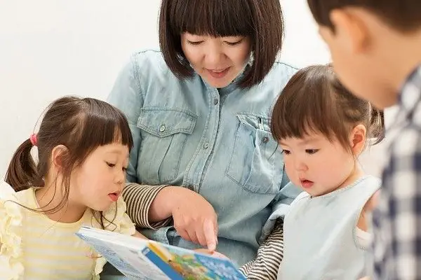 2.1. Dạy con 1 tuổi theo phương pháp montessori