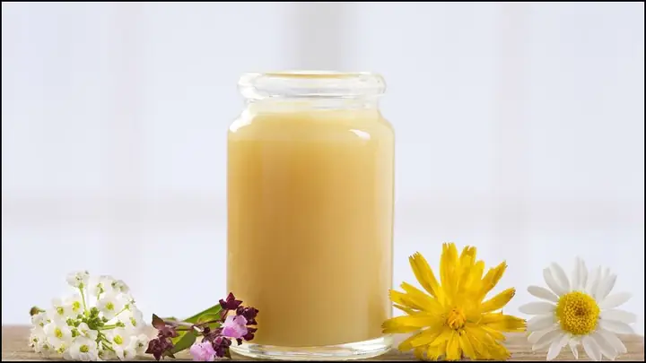 Ăn trực tiếp sữa ong chúa