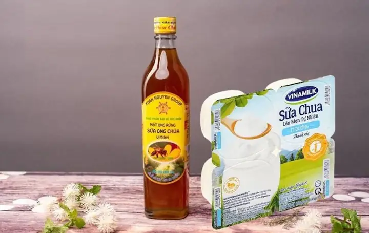 3.3. Sữa chua và mật ong