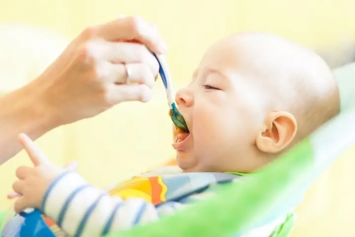 1Bé mấy tháng ăn ghẹ được?