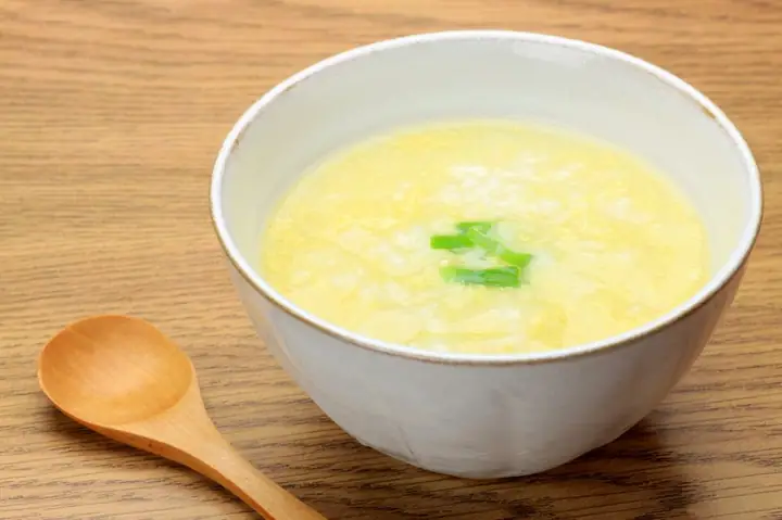 cháo trứng gà cho bé ăn dặm